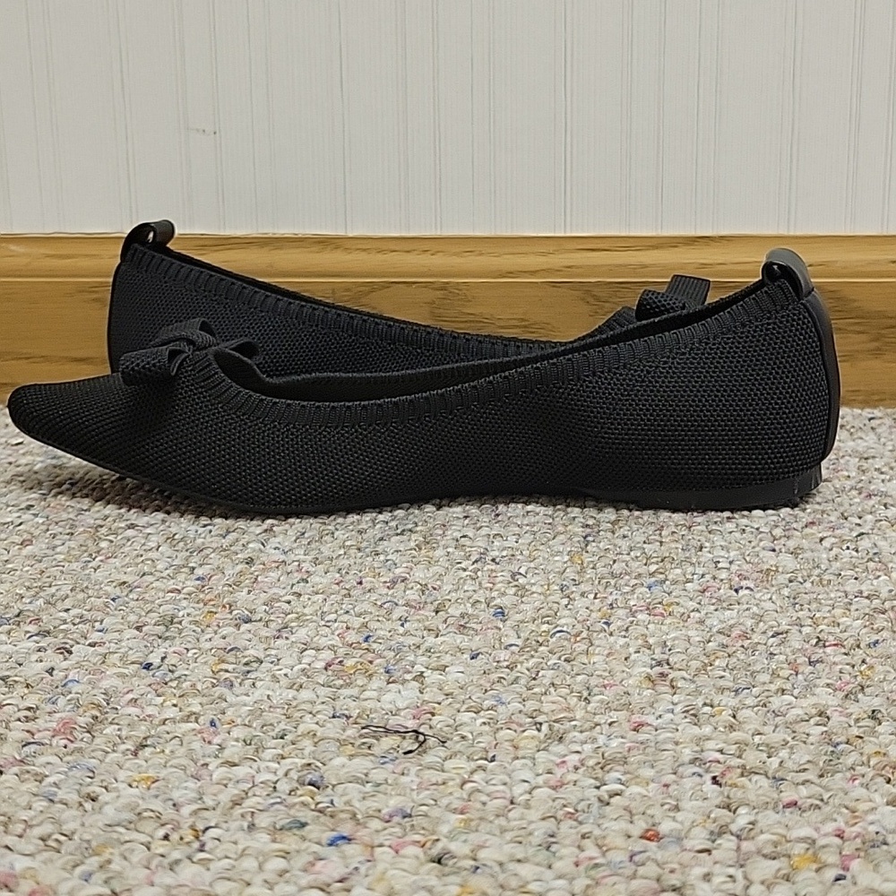 Tahari Athens Black Vegan Upper Fabric Flats Sz 7.5 Office Business lightweight - Picture 4 of 7
